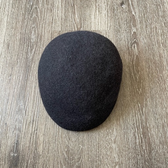 Chic Gray Wool Beret - Picture 1 of 5